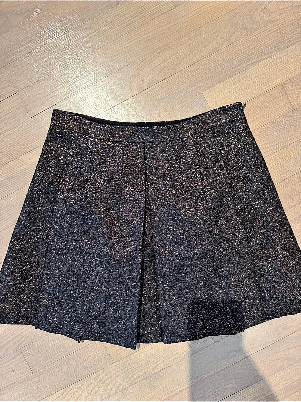 Club Monaco Women's Mini Skirt in Black & Gold Size 4